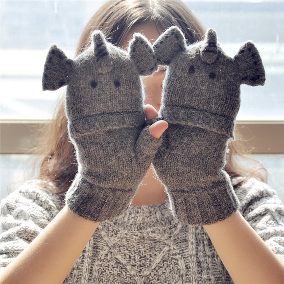 Elephant Knitted Gloves for Women - Picture 4 of 5